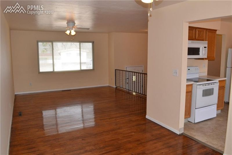 1527 Server Dr, Colorado Springs, CO 80910