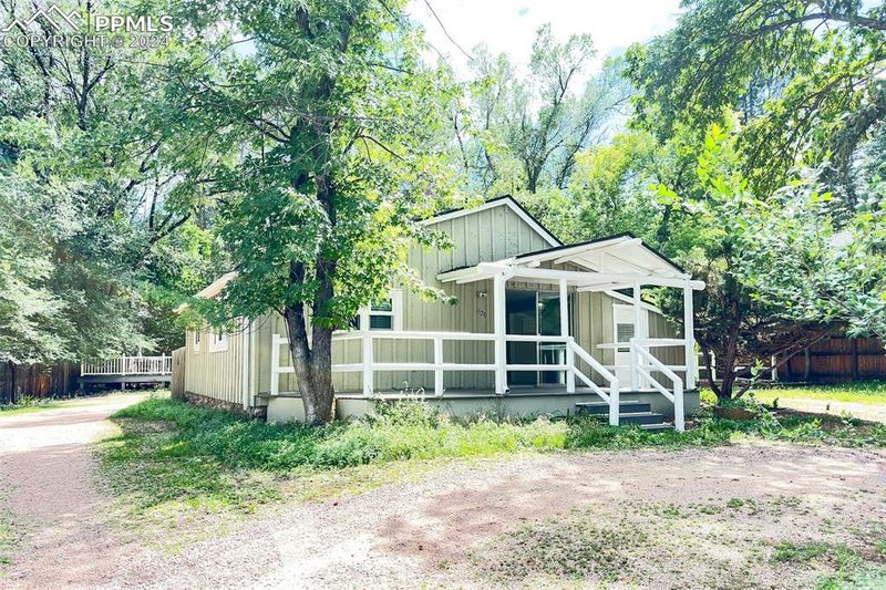1529 W Cheyenne Rd, Colorado Springs, CO 80906