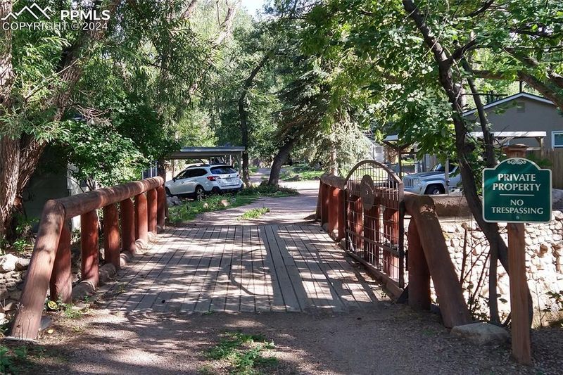 1529 W Cheyenne Rd, Colorado Springs, CO 80906