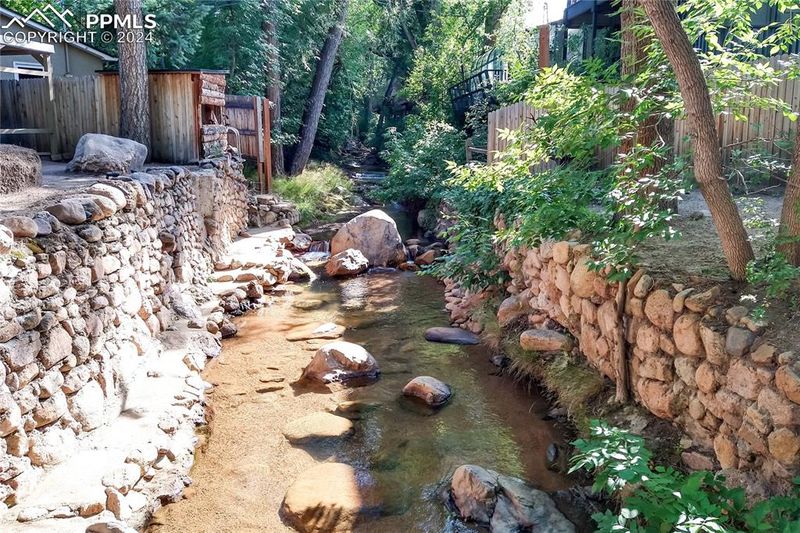 1529 W Cheyenne Rd, Colorado Springs, CO 80906