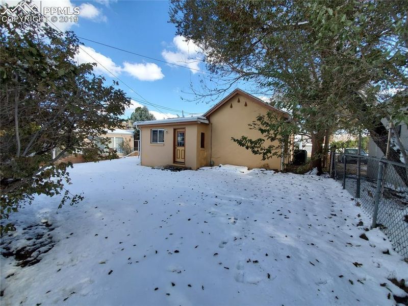 153 Marian Dr, Pueblo, CO 81004
