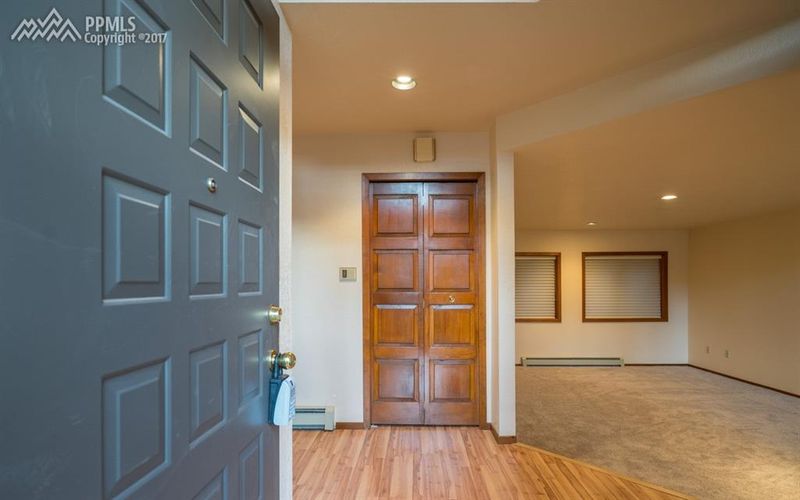 153 Mayhurst Ave, Colorado Springs, CO 80906