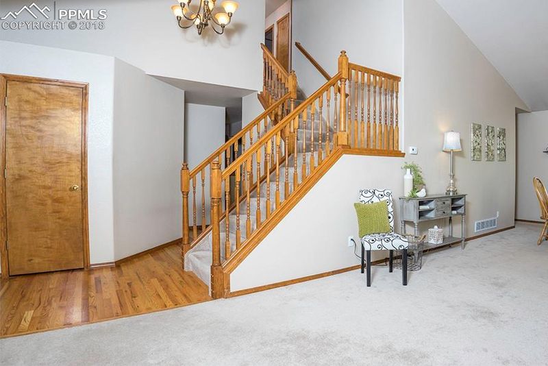 1530 Bear Cloud Dr, Colorado Springs, CO 80919
