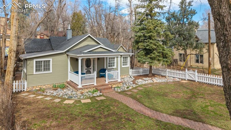 1532 Cheyenne Rd, Colorado Springs, CO 80906