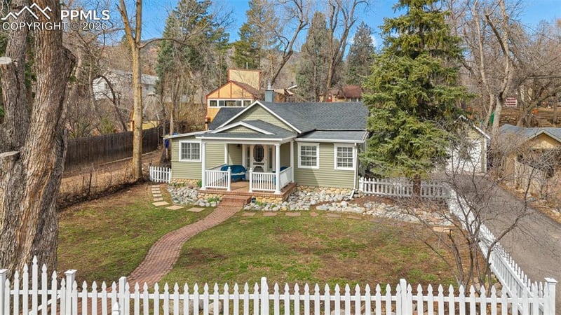 1532 Cheyenne Rd, Colorado Springs, CO 80906