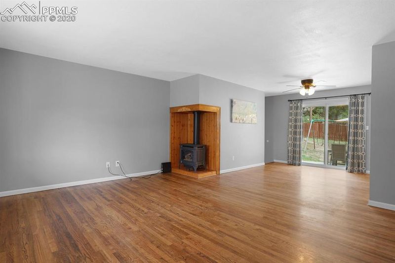 1541 Glacier Dr, Colorado Springs, CO 80910