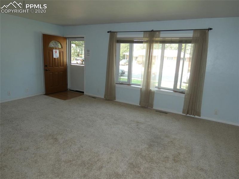 1542 Hollyhock Dr, Colorado Springs, CO 80907