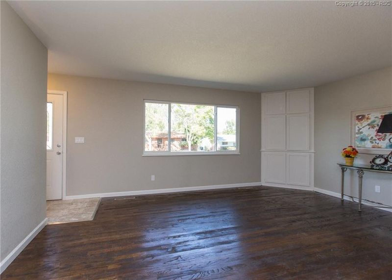 1543 Server Dr, Colorado Springs, CO 80910