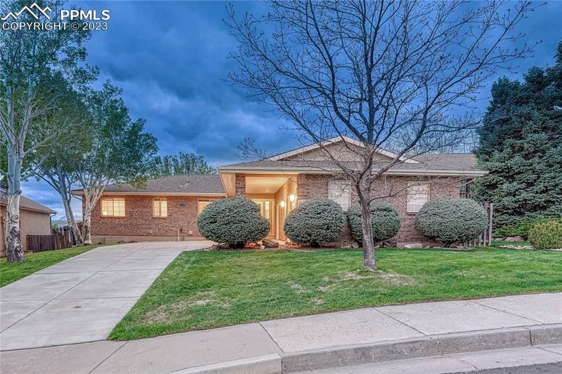 1545 Owl Ridge Dr, Colorado Springs, CO 80919