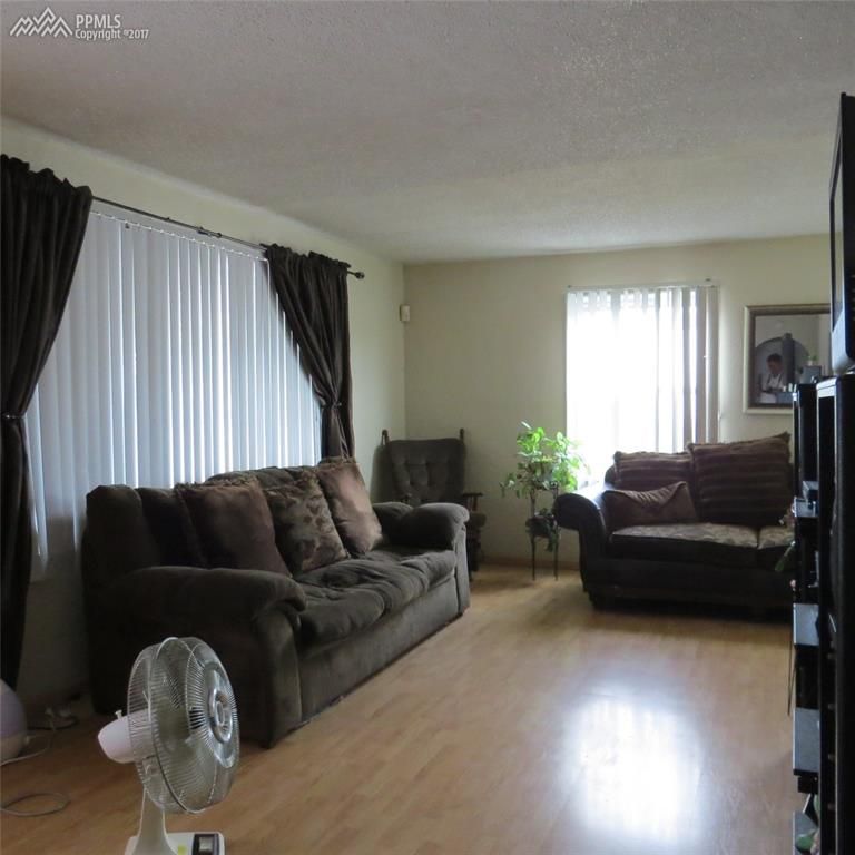 1549 Stone Ave, Pueblo, CO 81004