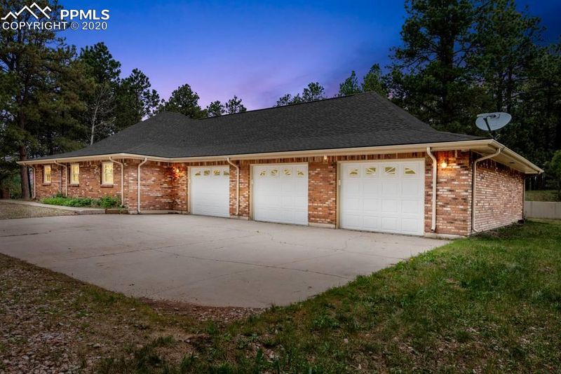 15525 Herring Rd, Colorado Springs, CO 80908