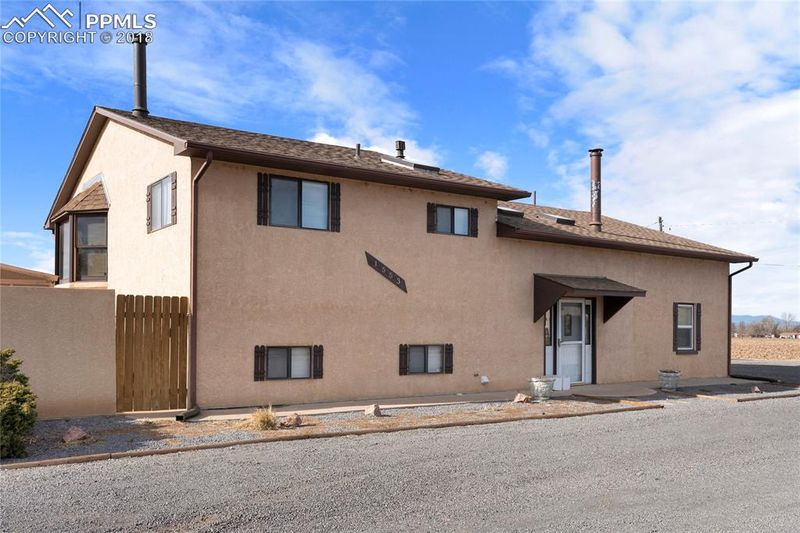 1553 25th Ln, Pueblo, CO 81006