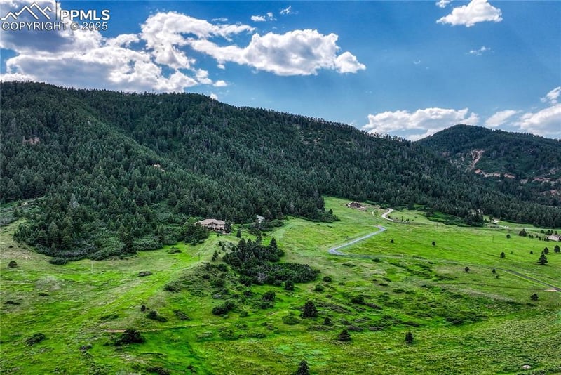 15533 S Perry Park Rd, Larkspur, CO 80118
