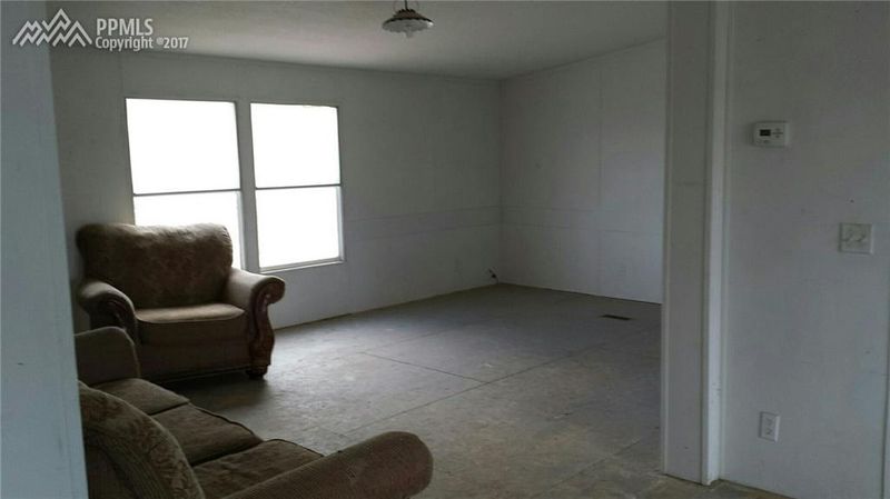 1555 16th St, Penrose, CO 81240