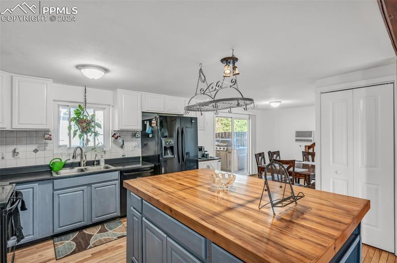 1560 Luna Dr, Fountain, CO 80817