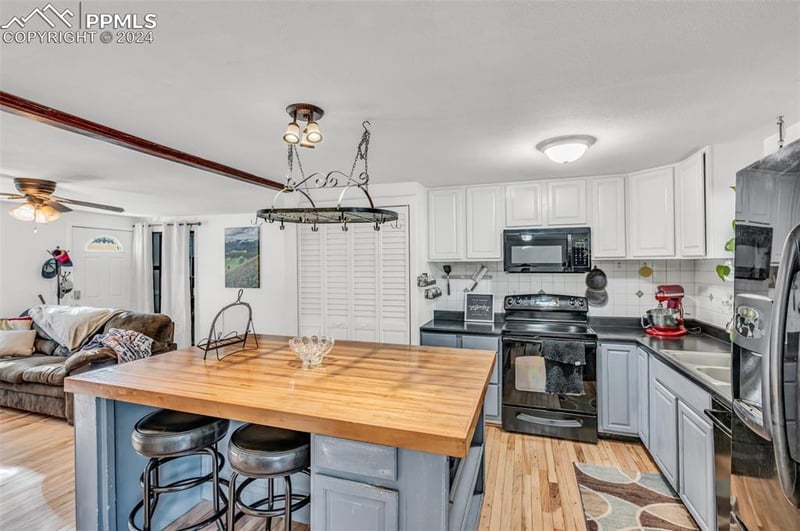 1560 Luna Dr, Fountain, CO 80817