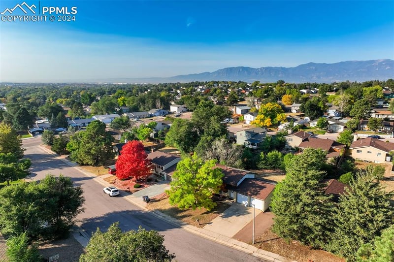 1560 Yakima Dr, Colorado Springs, CO 80915