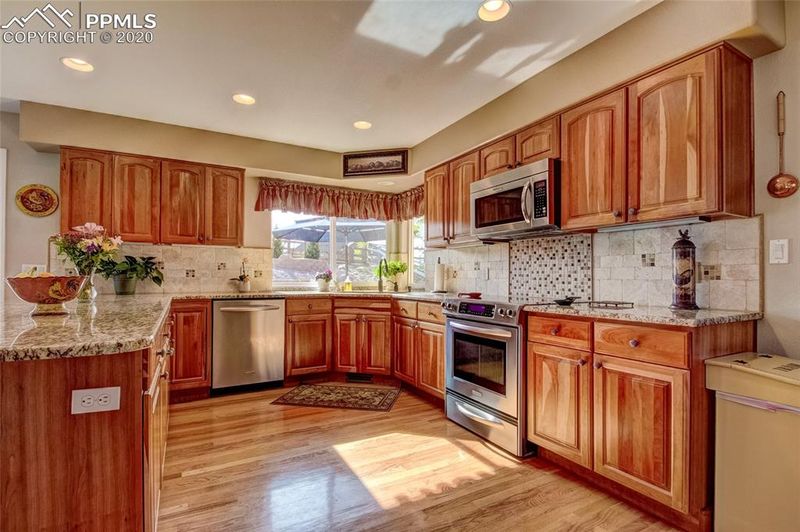 15641 Split Creek Dr, Monument, CO 80132