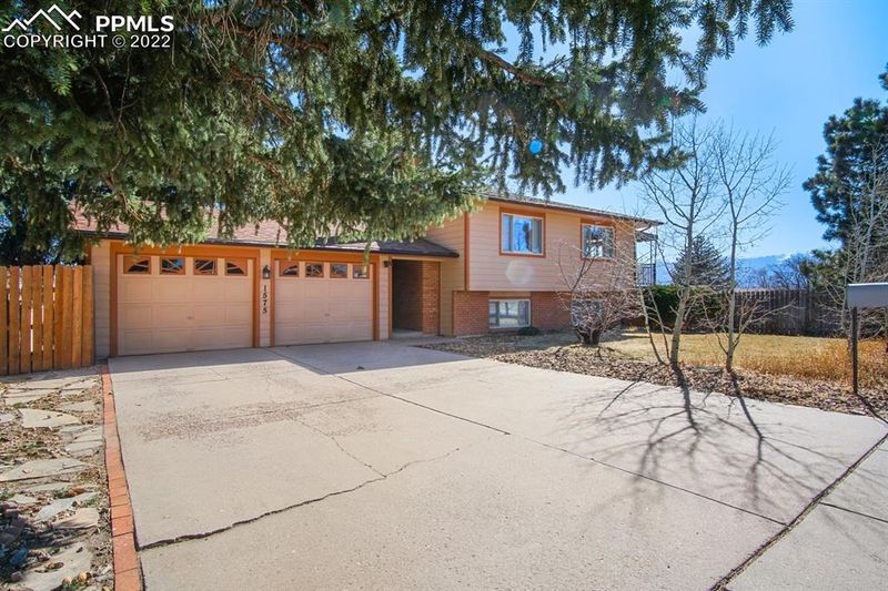 1575 Hiawatha Dr, Colorado Springs, CO 80915