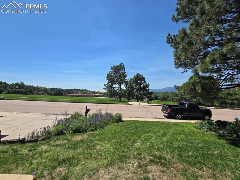 158 Buckeye Dr, Colorado Springs, CO 80919