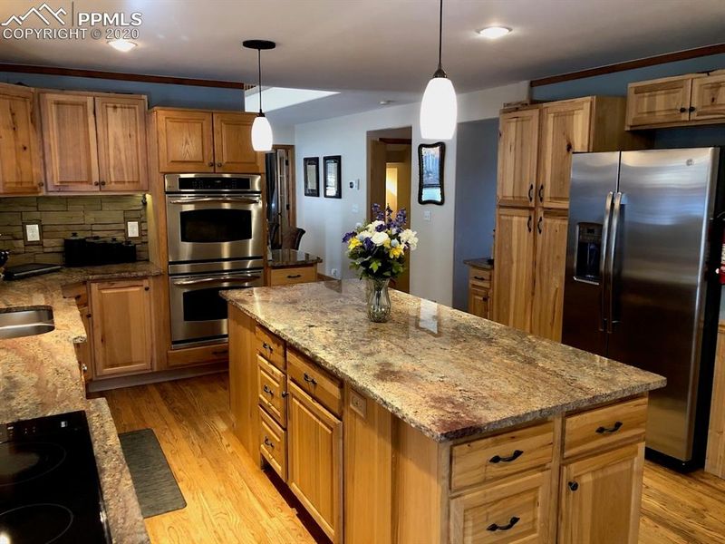 1585 Longview Cir, Monument, CO 80132