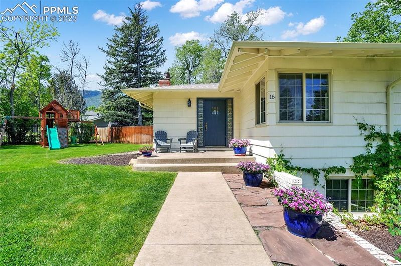 16 Hazel Ave, Colorado Springs, CO 80906
