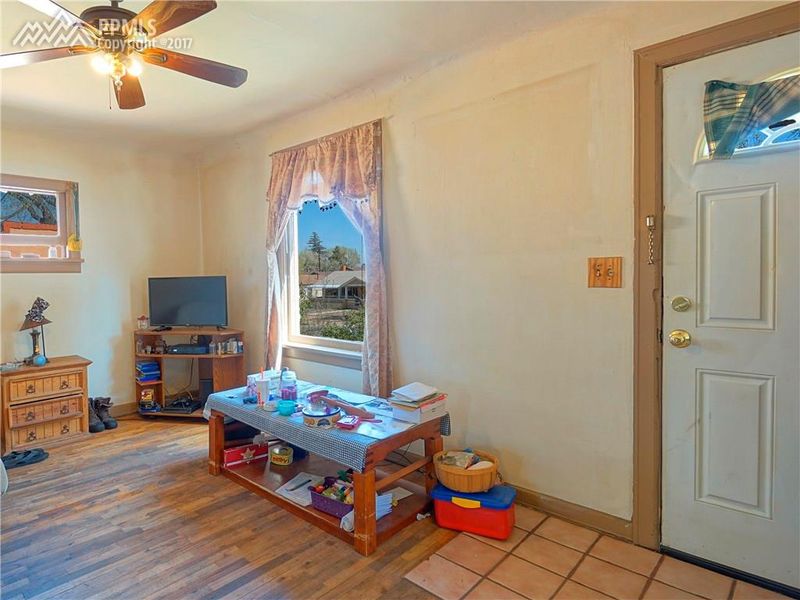 16 Swope Ave, Colorado Springs, CO 80909