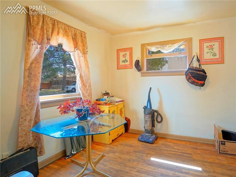16 Swope Ave, Colorado Springs, CO 80909