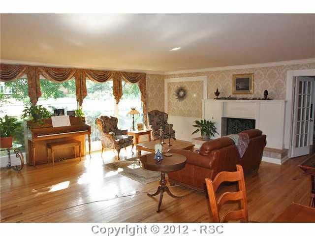 1601 Cresta Rd, Colorado Springs, CO 80906