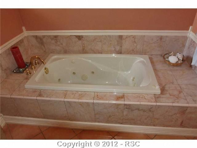 1601 Cresta Rd, Colorado Springs, CO 80906