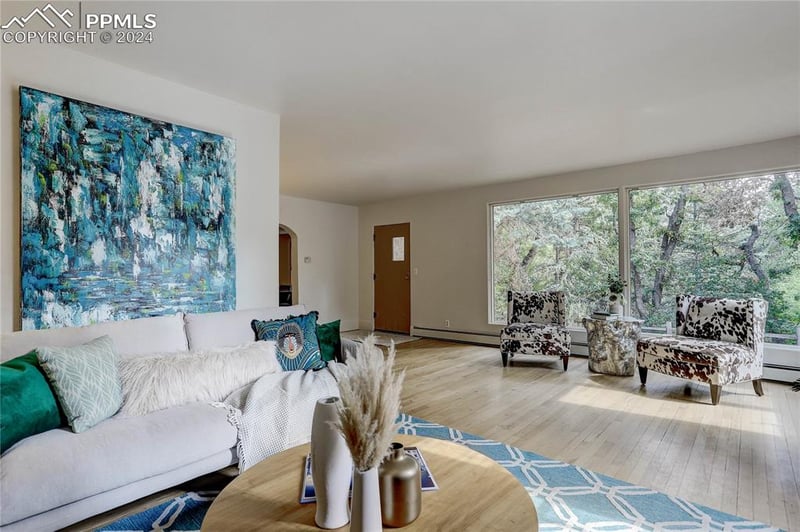 1604 Cheyenne Rd, Colorado Springs, CO 80906