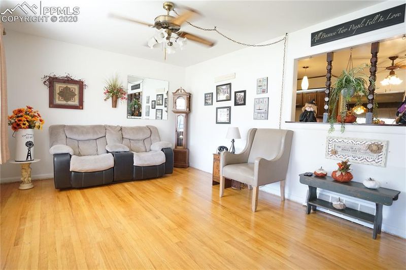 1604 Maplewood Dr, Pueblo, CO 81005