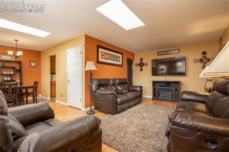1606 Tesla Dr, Colorado Springs, CO 80909