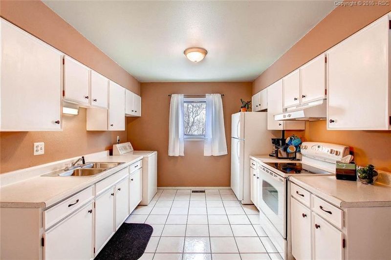 1608 Rushmore Dr, Colorado Springs, CO 80910