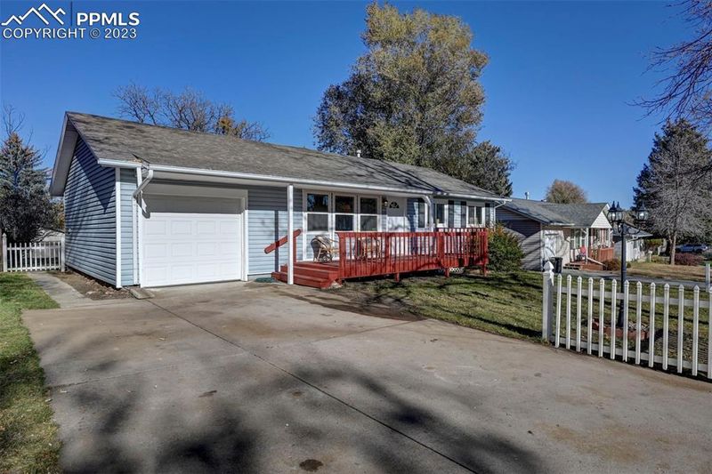 1610 Holmes Dr, Colorado Springs, CO 80909