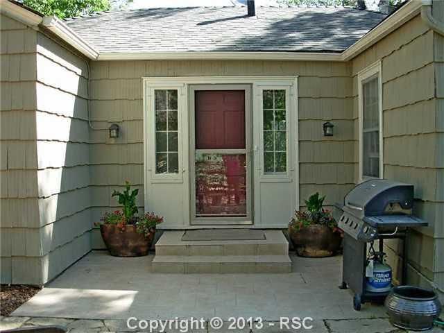 1614 Cheyenne Blvd, Colorado Springs, CO 80906