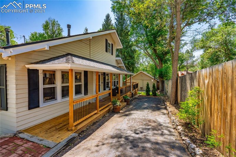 1615 Cheyenne Blvd, Colorado Springs, CO 80906