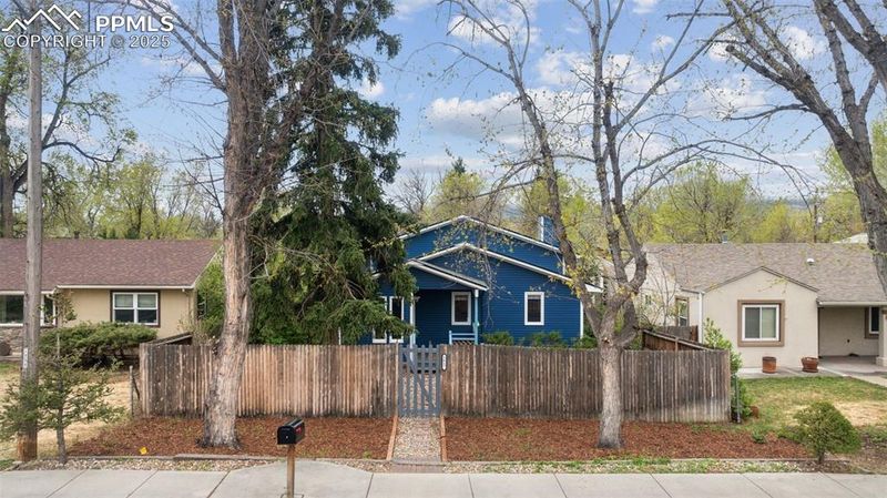 1617 W Boulder St, Colorado Springs, CO 80904