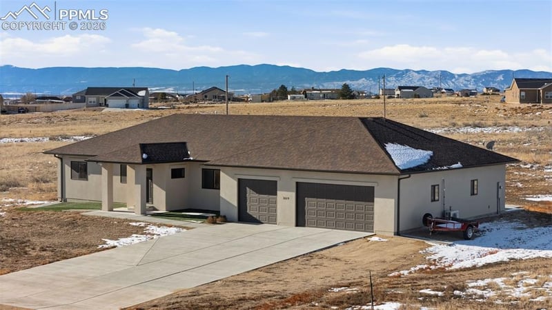 1619 N Calle Rosa Dr, Pueblo, CO 81007