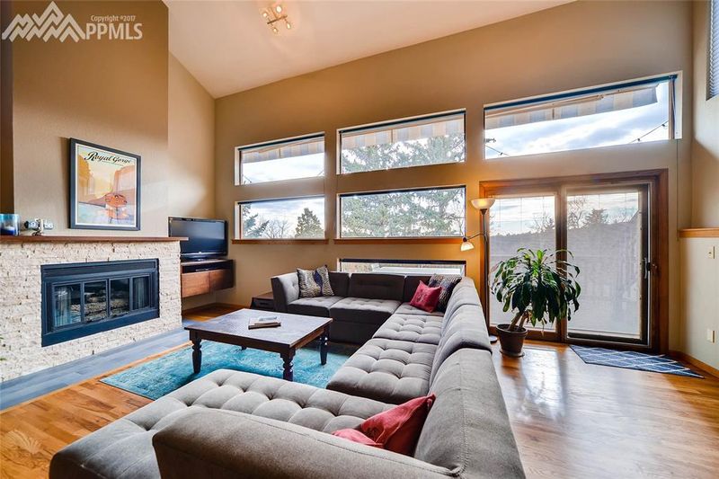 1619 Ridgeway Ave, Colorado Springs, CO 80906