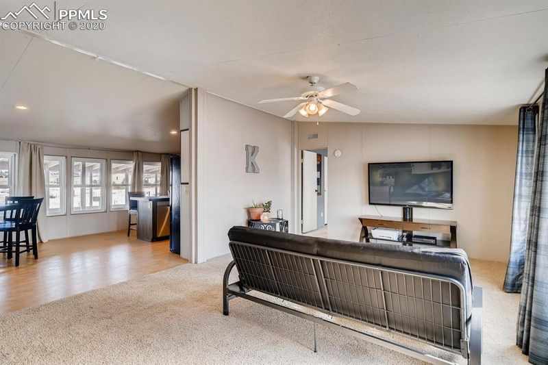 162 Hunting Horn Ln, Divide, CO 80814