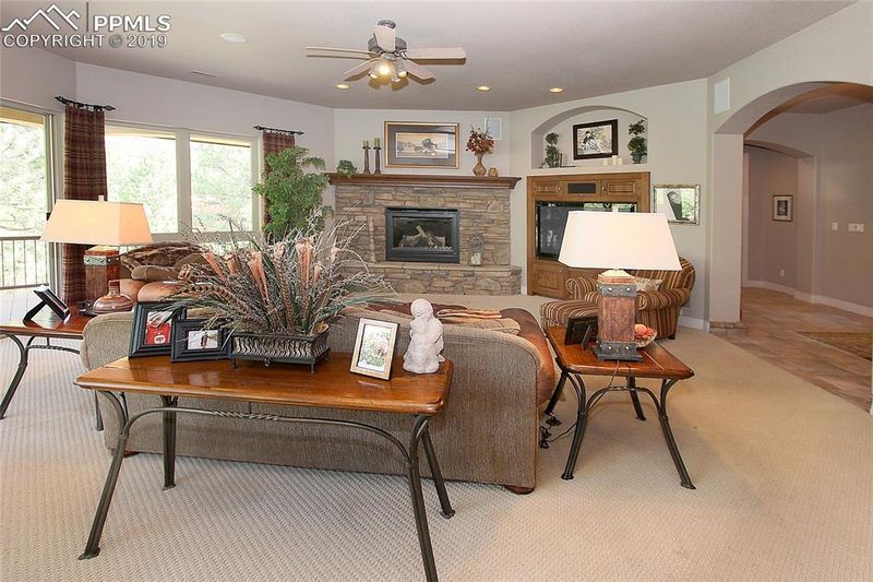 162 Stanwell St, Colorado Springs, CO 80906