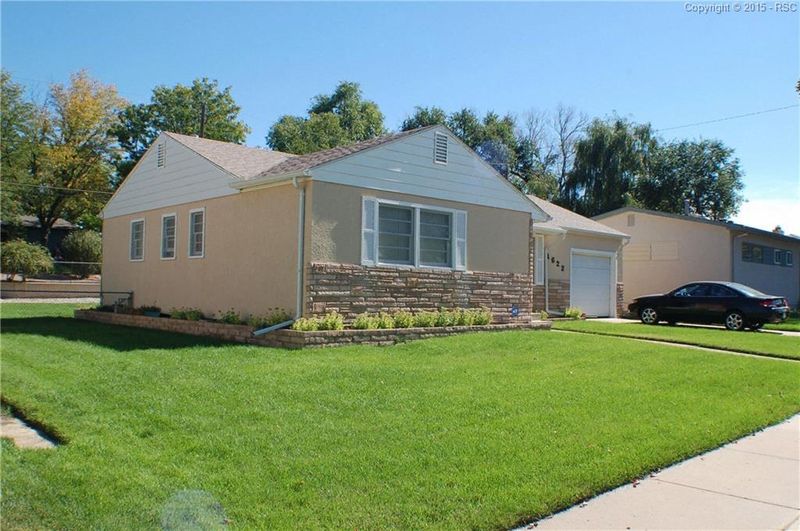 1622 Alexander Cir, Pueblo, CO 81001