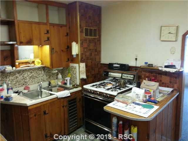 1622 W Cucharras St, Colorado Springs, CO 80904