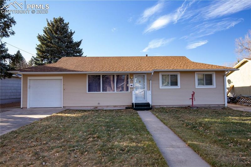 1622 Holmes Dr, Colorado Springs, CO 80909