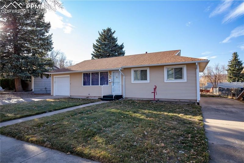 1622 Holmes Dr, Colorado Springs, CO 80909