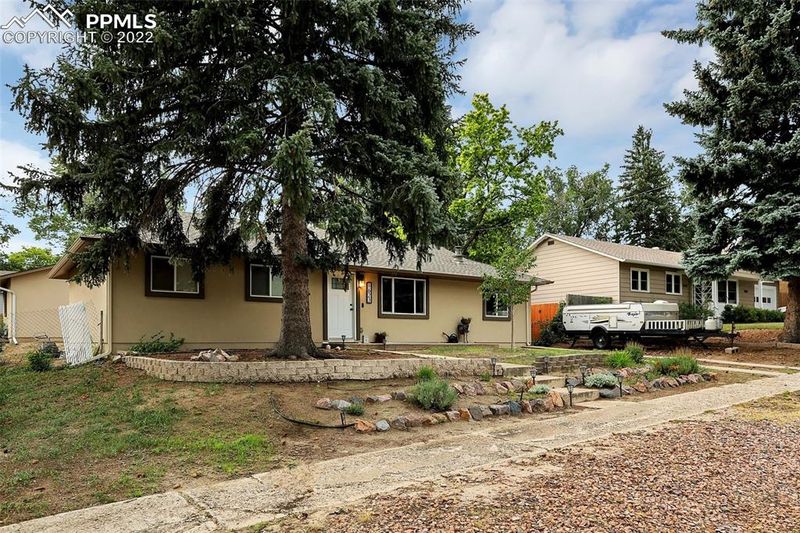 1623 Bates Dr, Colorado Springs, CO 80909