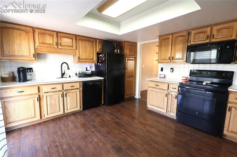 1623 James Cir, Colorado Springs, CO 80915