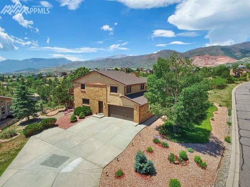 1625 Oak Hills Dr, Colorado Springs, CO 80919
