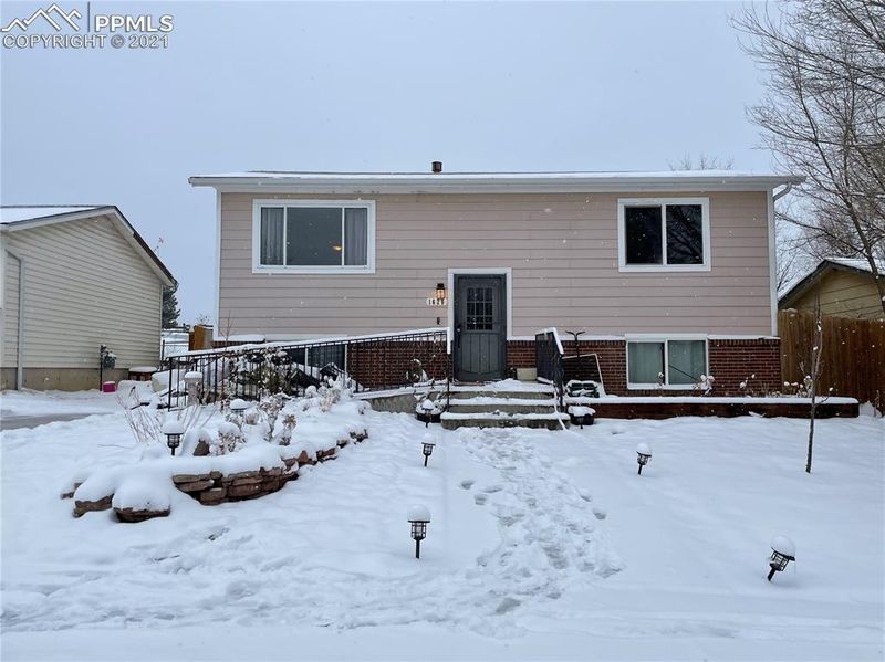 1626 Carmel Dr, Colorado Springs, CO 80910